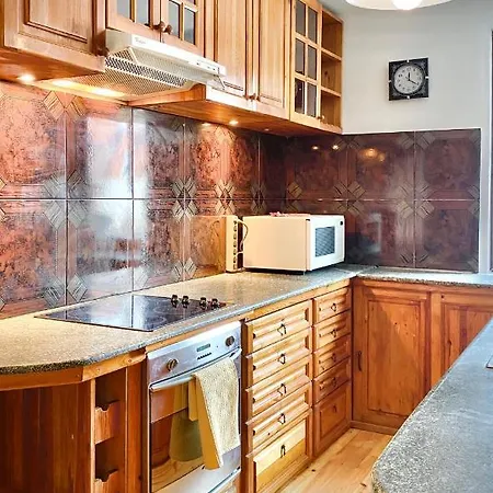 Bright For 4 In Apartment